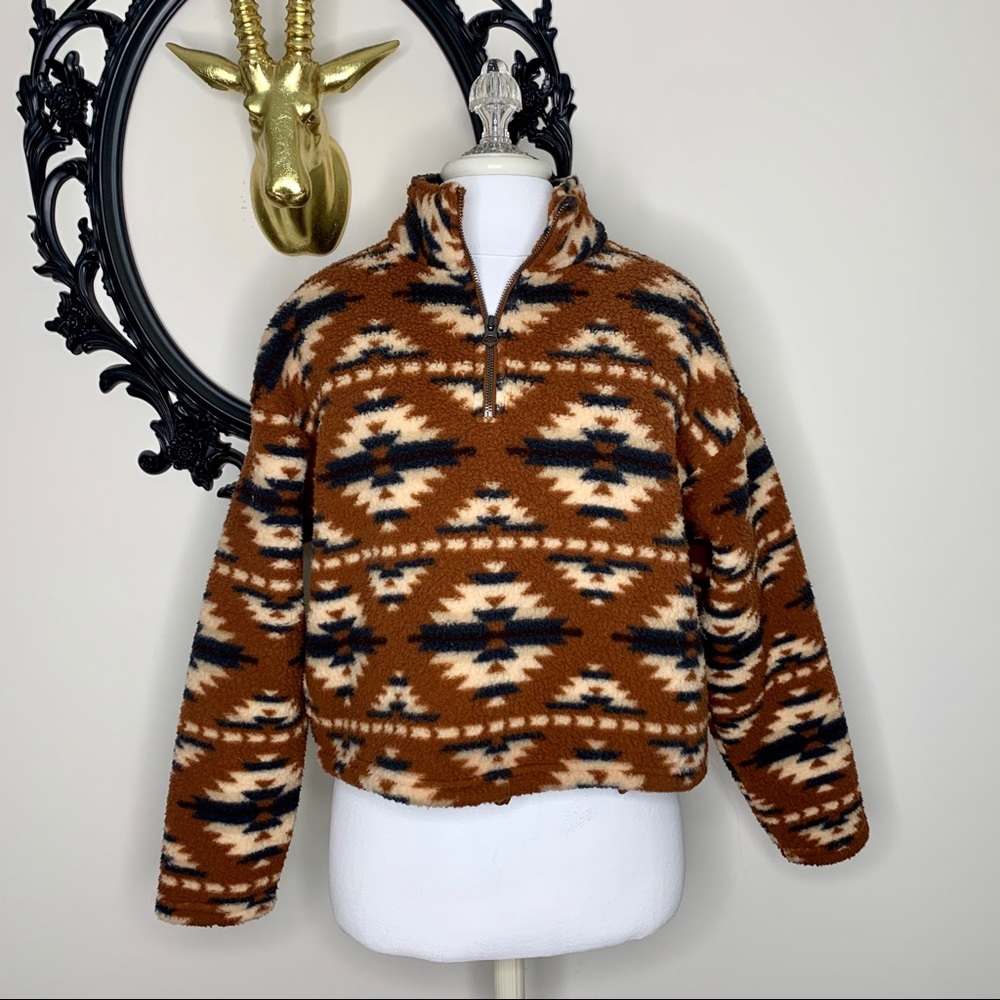 ✨ American Eagle Aztec Print Pullover Fleece